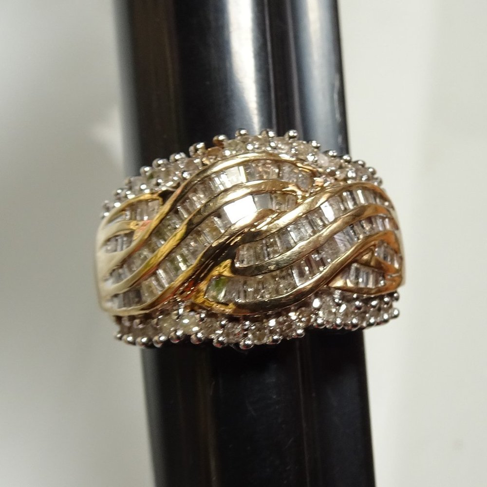 Elegant 10k Yellow Gold YG Round Baguette Diamonds Ring Band Engagement Wedding